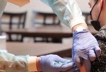 Бизнес выступил за тотальную вакцинацию