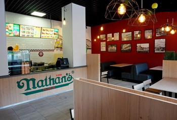 Nathan's Famous вышел на рынок Красноярска