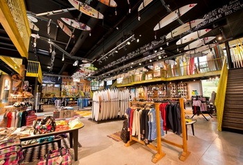 Quiksilver открылся по франшизе в Екатеринбурге