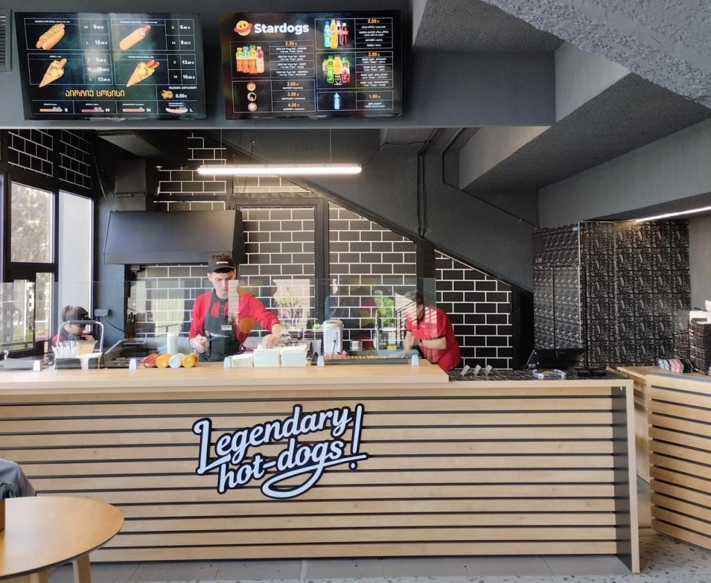 Российская сеть Stardogs вышла по франшизе в Грузию