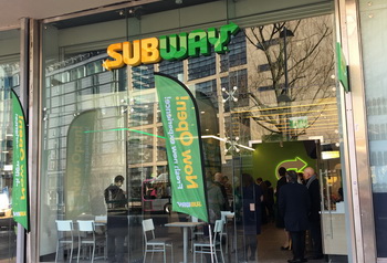 SUBWAY переходит на Coca-Cola и меняет дизайн