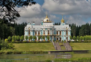 В Вырице открылось кафе «Баскин Роббинс»